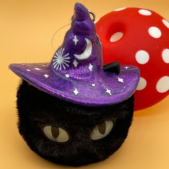 GLOW-IN-THE-DARK BLACK CAT POM
PocketBac Holder w free Pocketbac Sani - Picture 4 of 9